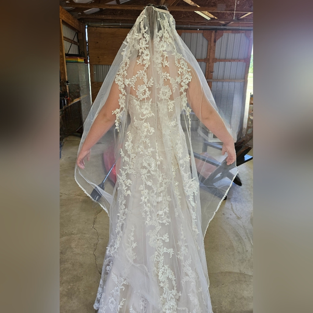 Vintage Mon Cheri Bridals Lace Wedding Gown - Y2K Era (2003) - Size 8